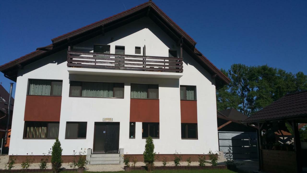 Rosenville Rîşnov Eksteriør bilde