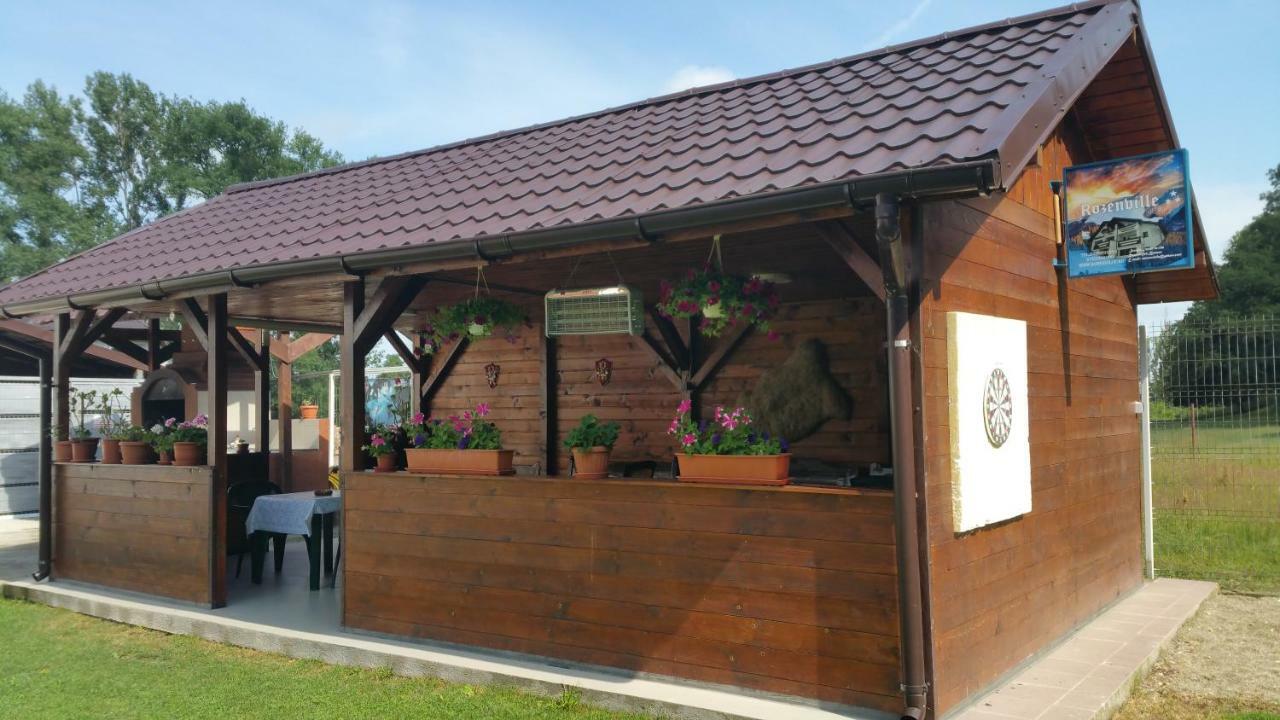 Rosenville Rîşnov Eksteriør bilde