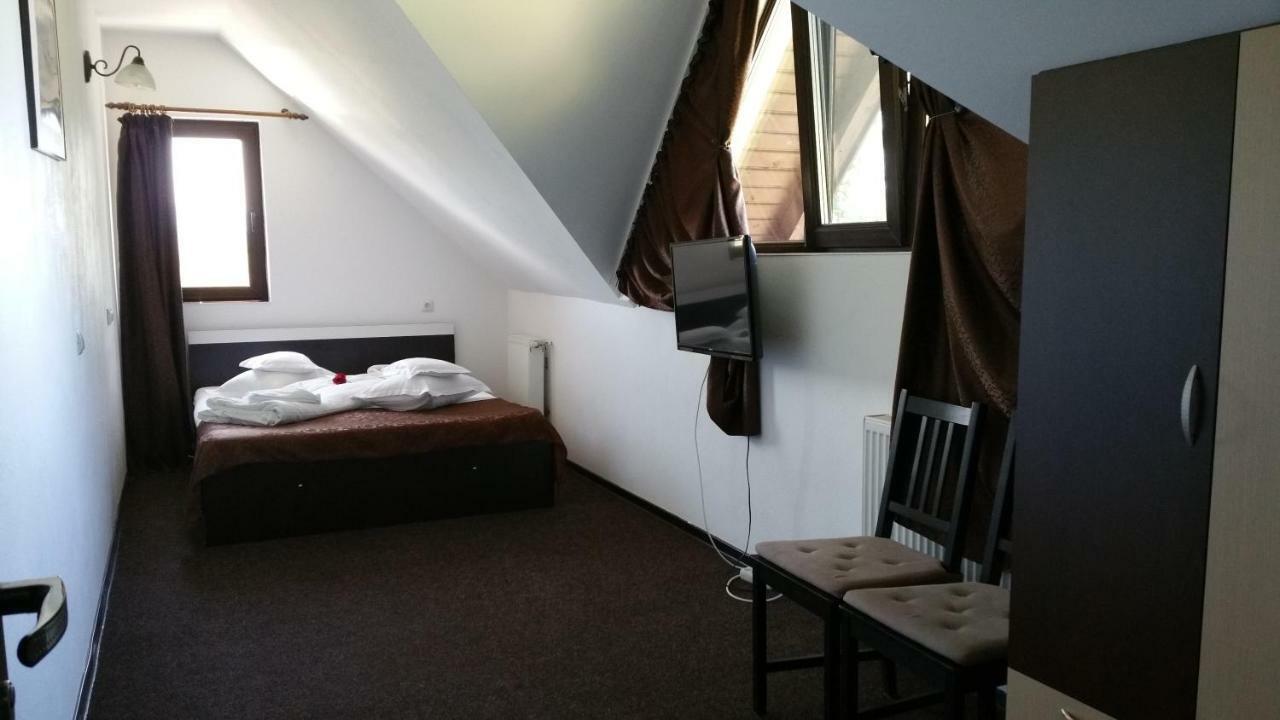 Rosenville Rîşnov Eksteriør bilde